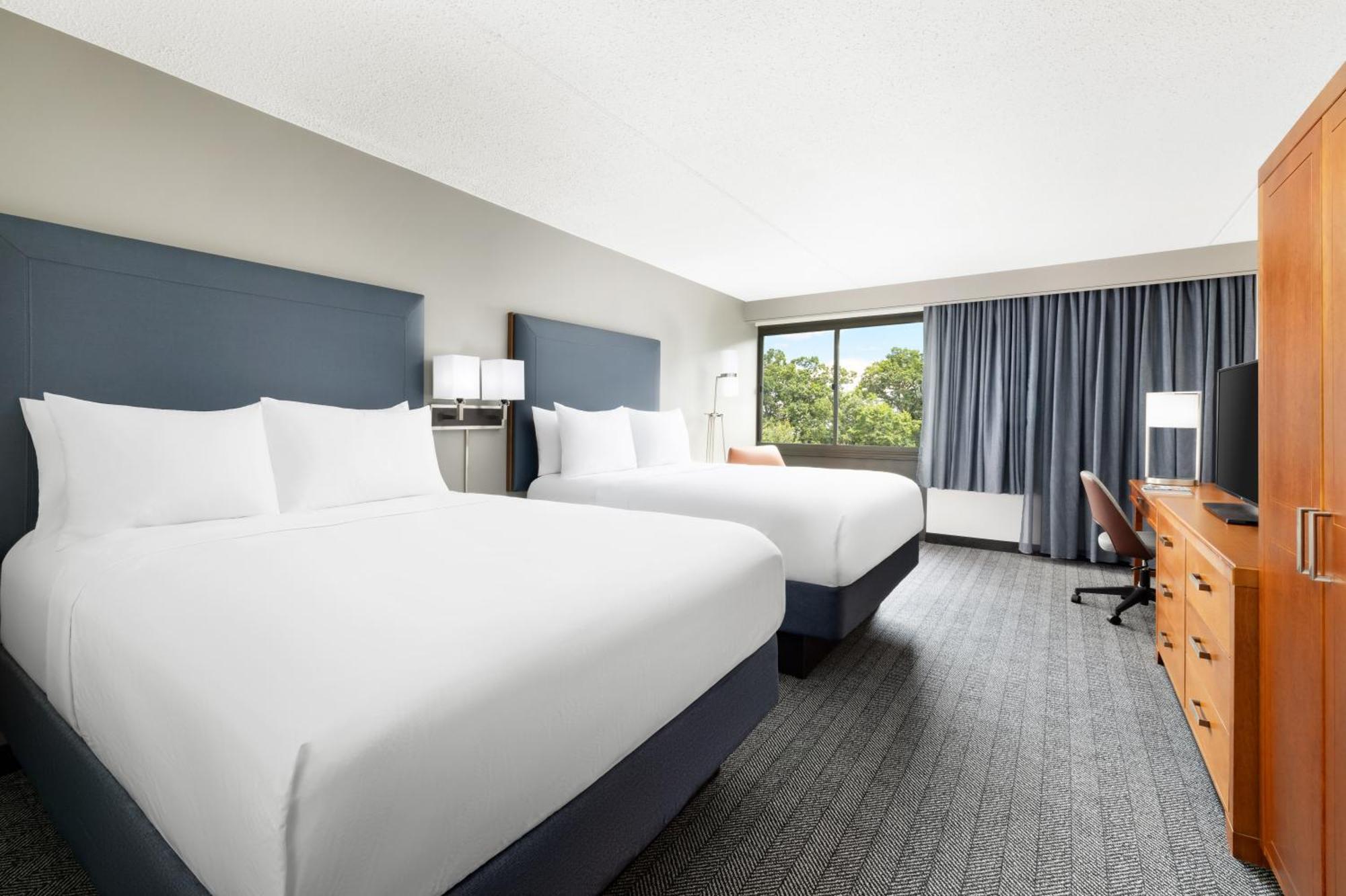 Courtyard Montvale Hotel Exterior photo