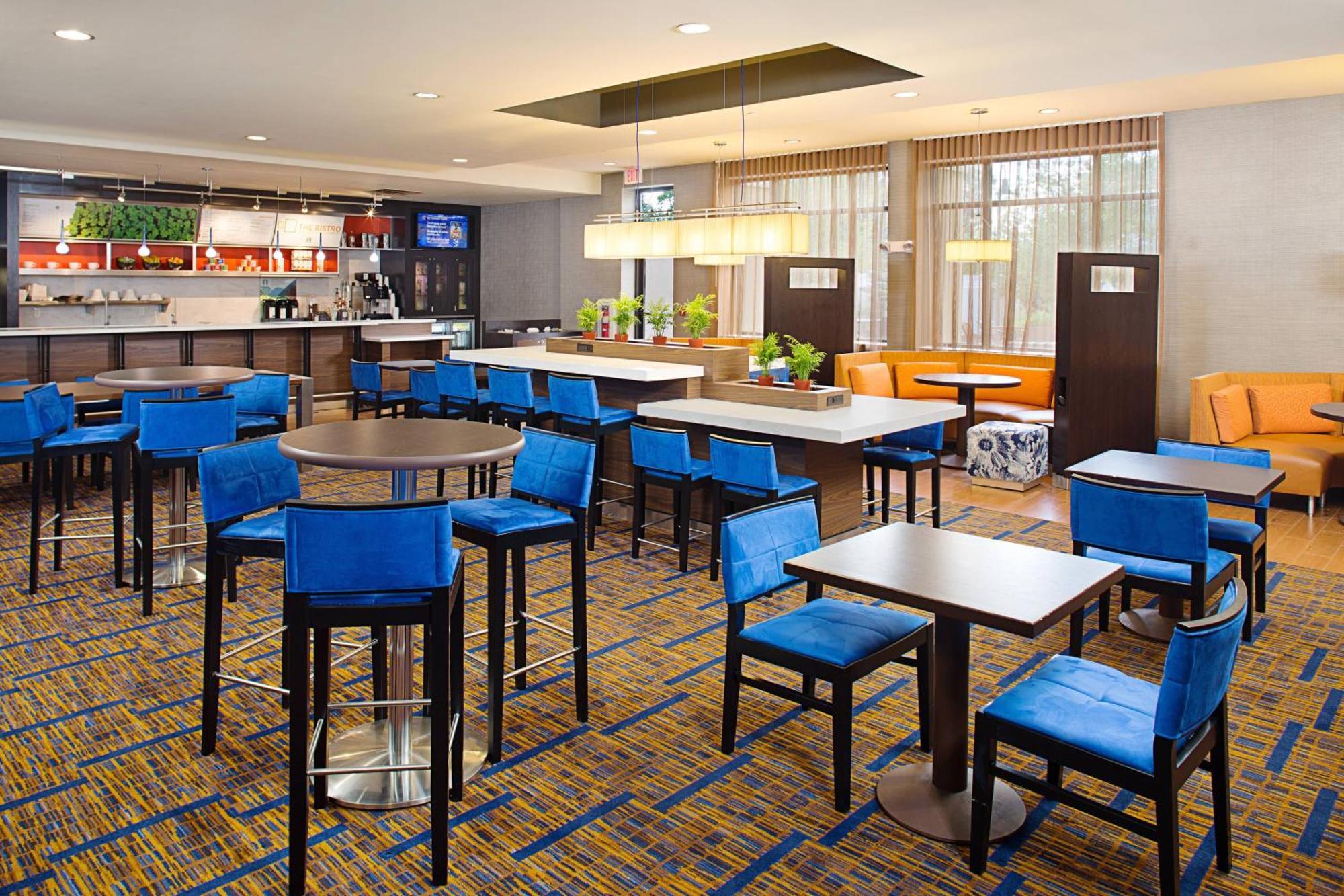Courtyard Montvale Hotel Exterior photo