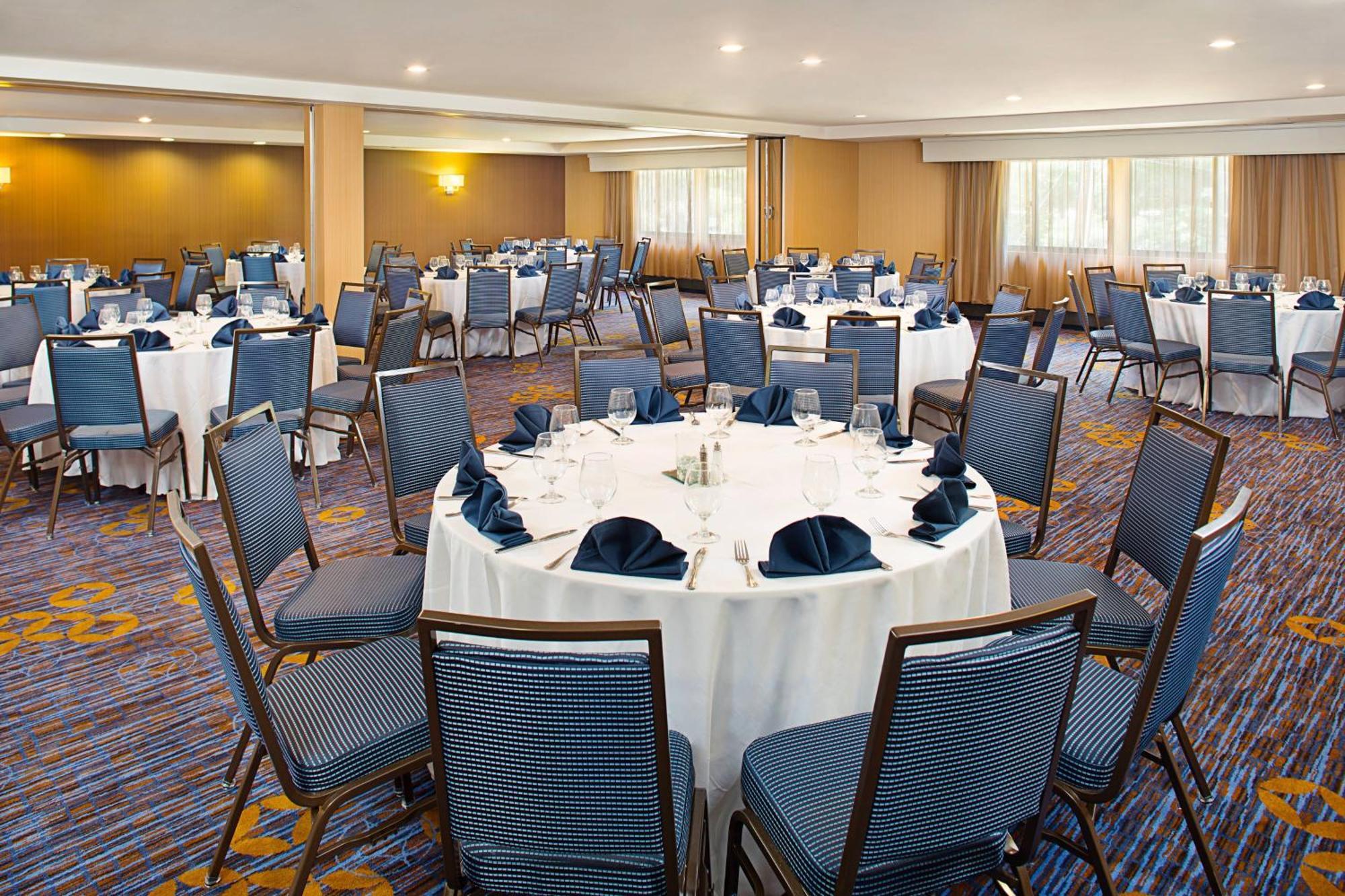 Courtyard Montvale Hotel Exterior photo