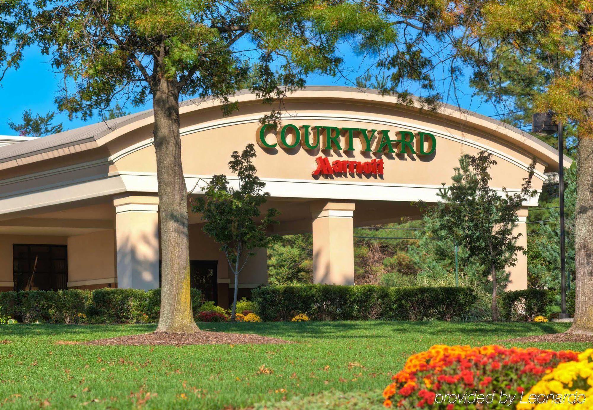 Courtyard Montvale Hotel Exterior photo