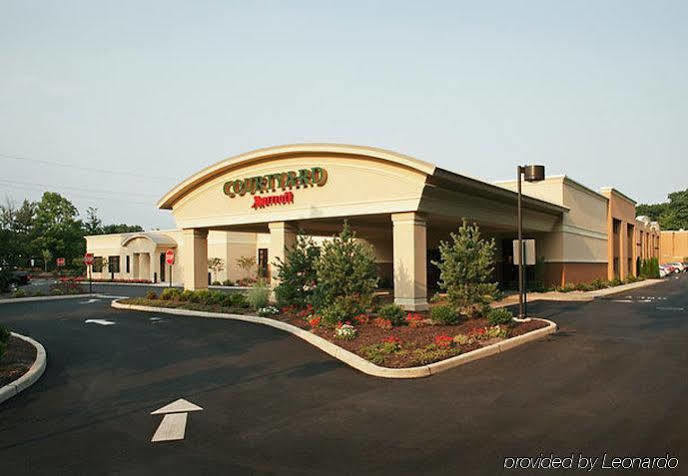 Courtyard Montvale Hotel Exterior photo